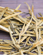 Yun Nan Dian Hong Jin Zhen Golden Needle Black Tea