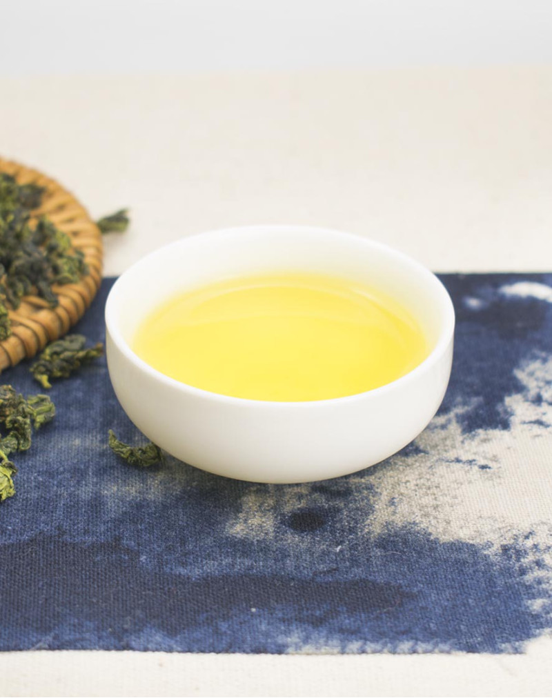 Hand-Made Anxi Qing Xiang (Clear Fragrance) Tie Guan Yin Oolong Tea