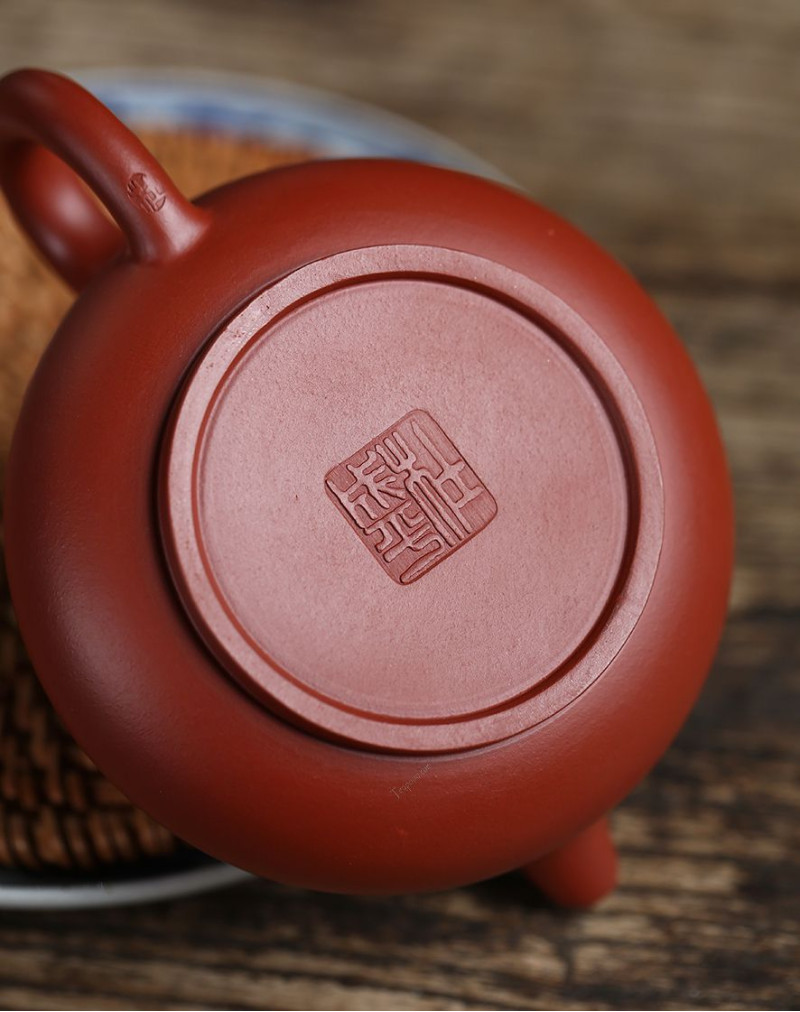 Elegant Da Hong Pao Red Clay Pear Tea Pot