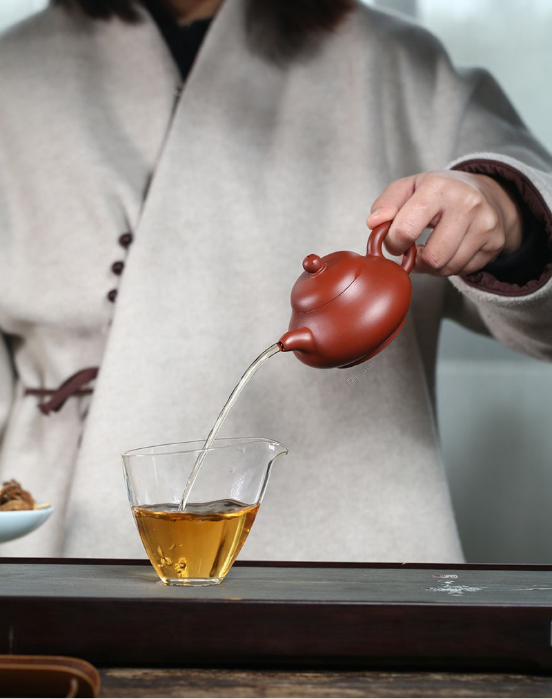 Elegant Da Hong Pao Red Clay Pear Tea Pot
