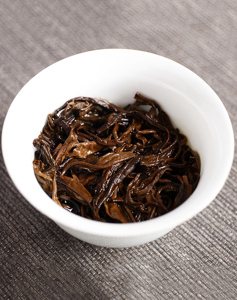 Fengqing Dragon Pearl Black Tea