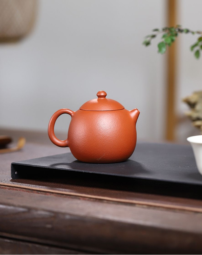 Long Dan (Dragon Egg) Zhu Ni Purple Clay Tea Pot