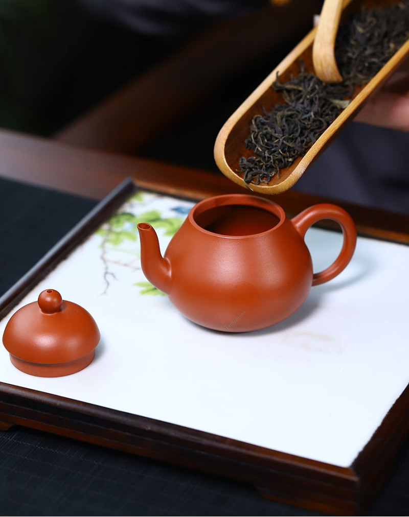 Mini Pear Zhu Ni Purple Clay Teapot