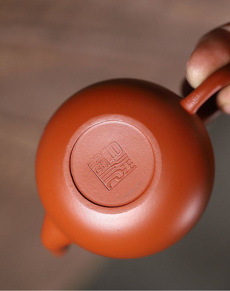Mini Pear Zhu Ni Purple Clay Teapot