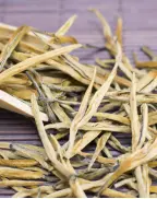 Yun Nan Dian Hong Jin Zhen Golden Needle Black Tea