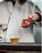 Elegant Da Hong Pao Red Clay Pear Tea Pot