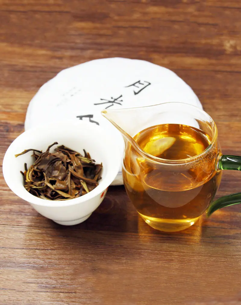 Moonlight White (Yue Guang Bai) Tea Cake